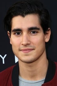 Picture of Henry Zaga