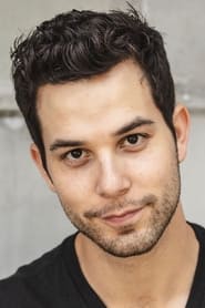 Picture of Skylar Astin